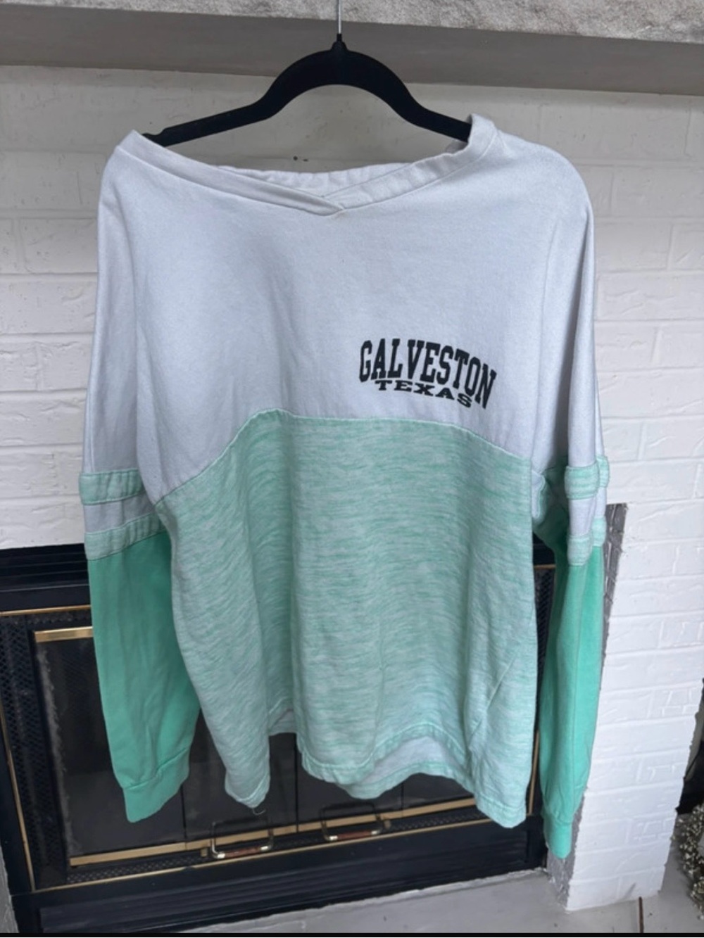 Colorblock Scoop-Neck Sweater in White and Mint